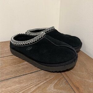 UGG Tasman Women's Slippers Black Suede Shearling 5955 Size 6